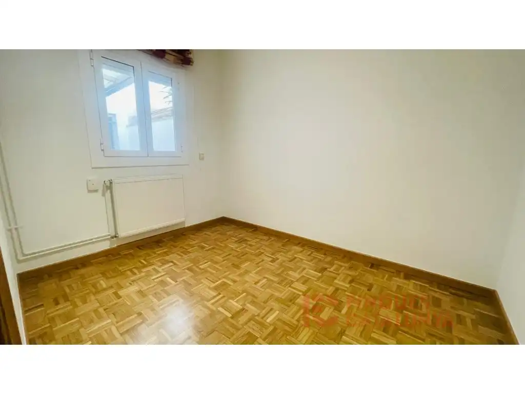 Schlafzimmer von Wohnung zum Verkauf in Girona