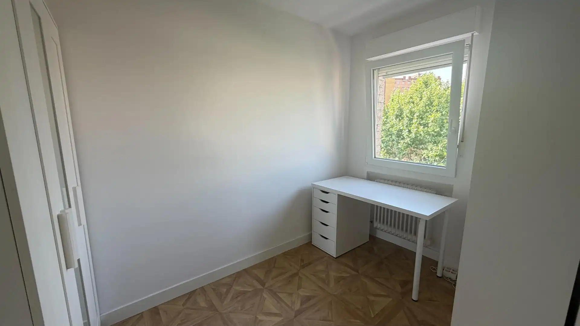Schlafzimmer von Wohnung zur Miete in Madrid mit Klimaanlage, Heizung und Möbliert