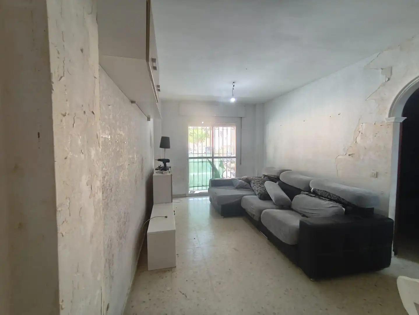 Sala d'estar de Pis en venda en Algeciras amb Moblat