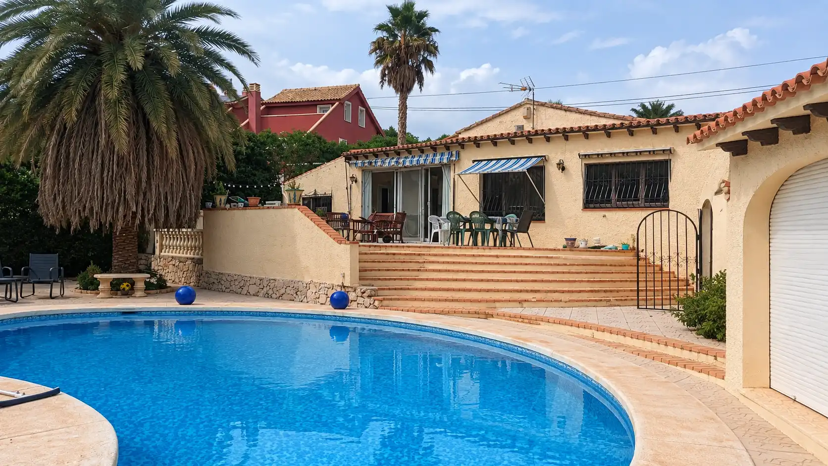 Casa con piscina en venta en El Tossal - Bello Horizonte