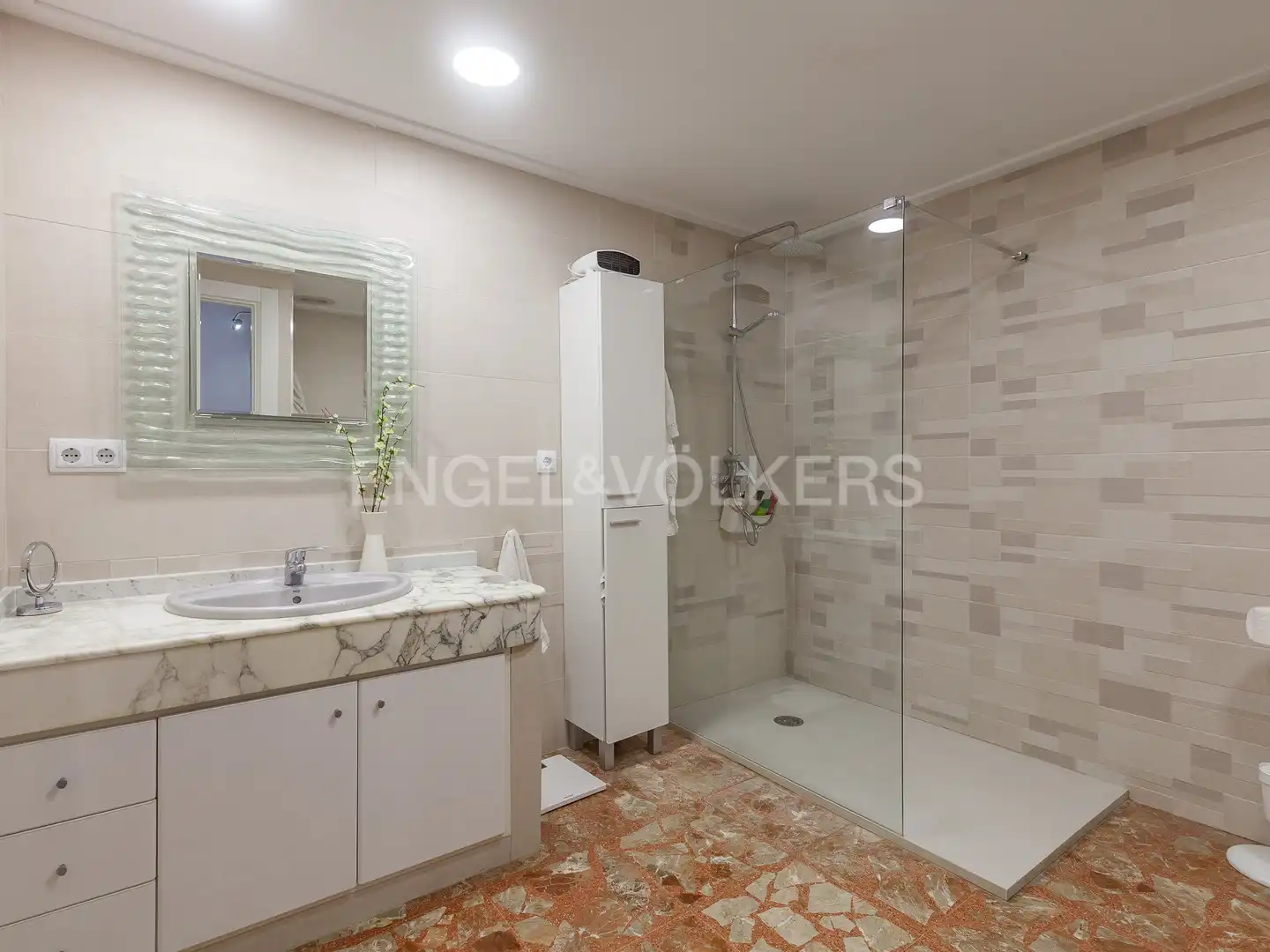 Baño de Casa adosada en venta en Pineda de Mar con Aire acondicionado, Calefacción y Terraza