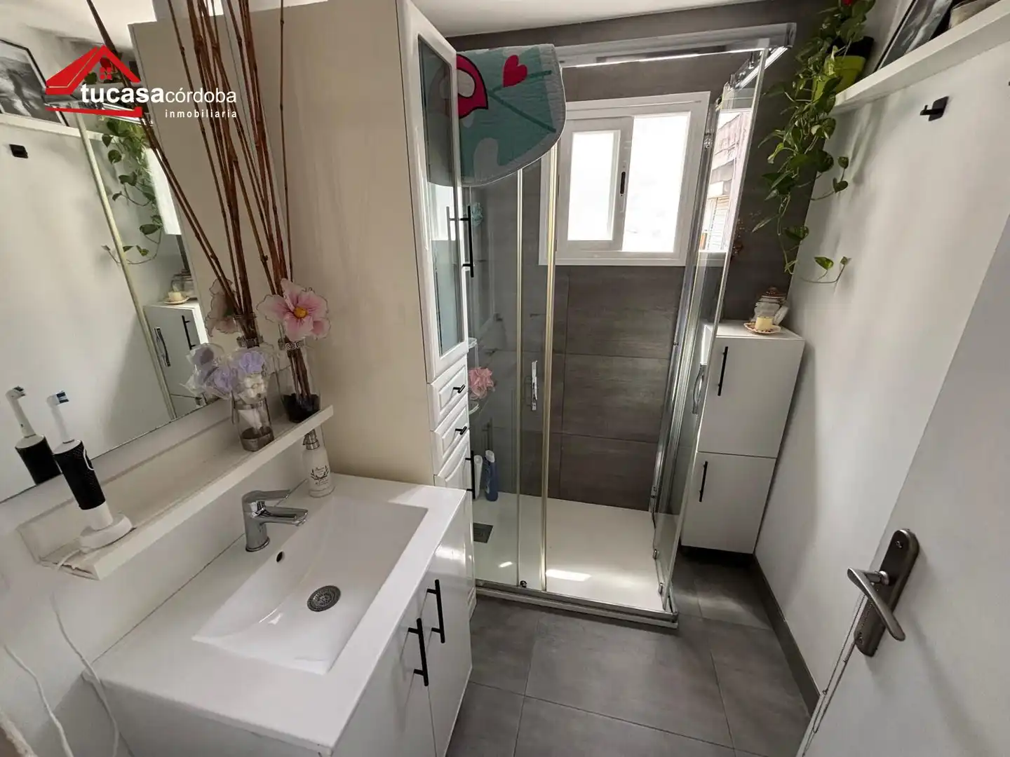 Bathroom of Flat for sale in Córdoba  with Air Conditioner and Terrace
