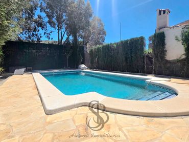 Villa mit Balkon zum Verkauf in Carrer El Llimoner