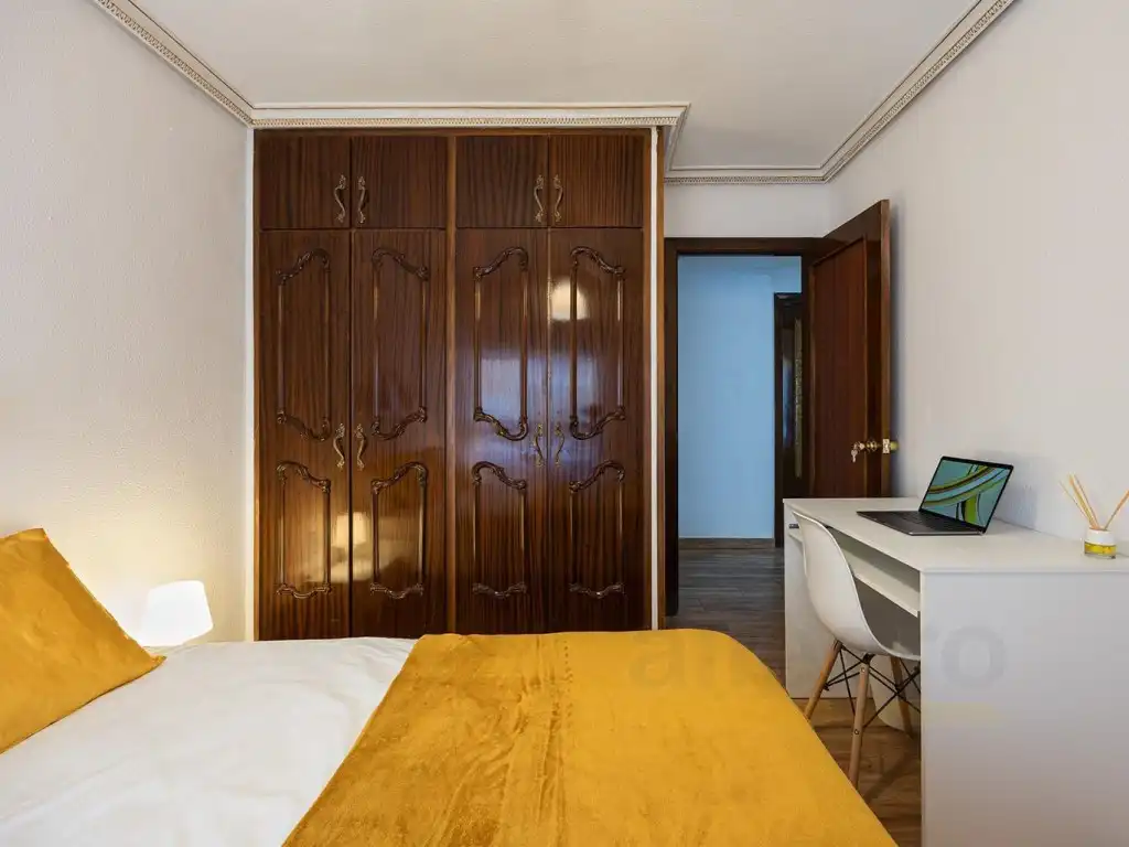 Bedroom of Flat for sale in Madrid