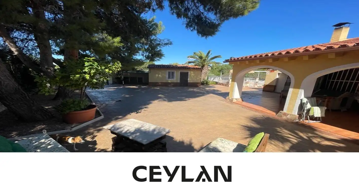 House with pool for sale in Polígono 2