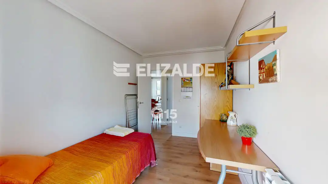 Habitación de Piso en venta en Donostia - San Sebastián  con Calefacción, Trastero y Balcón