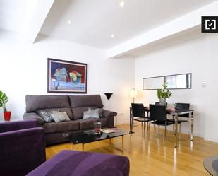 Living room of Flat to rent in  Madrid Capital  with Air Conditioner and Balcony