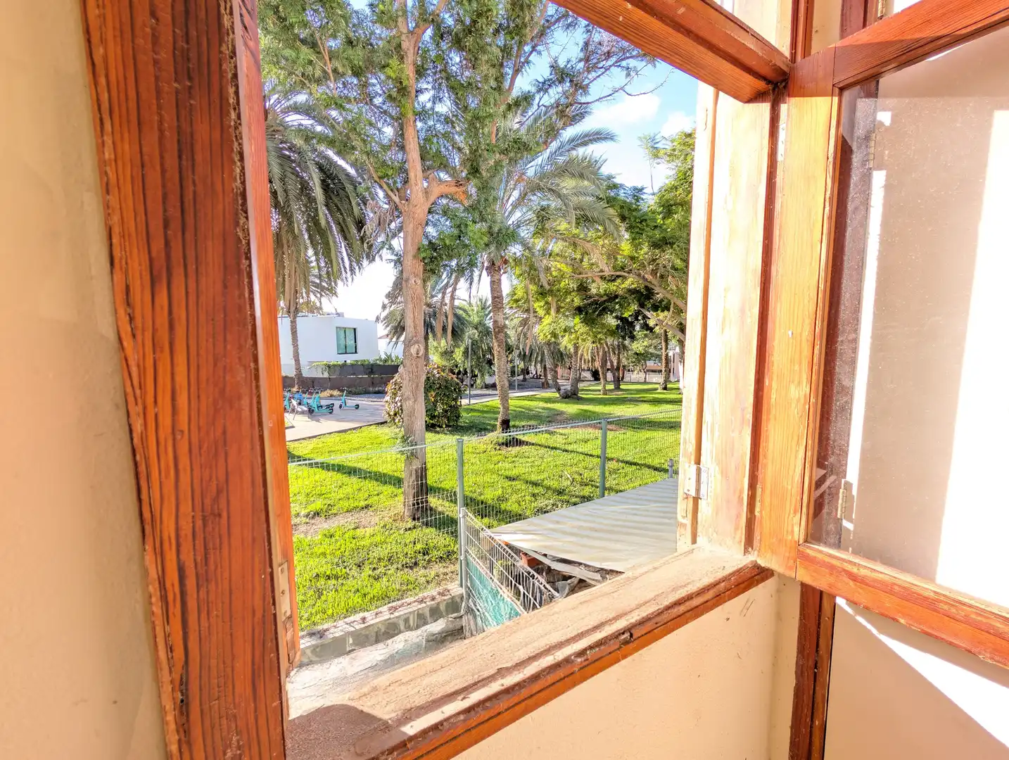 Außenansicht von Einfamilien-Reihenhaus zum Verkauf in Adeje mit Terrasse und Schwimmbad
