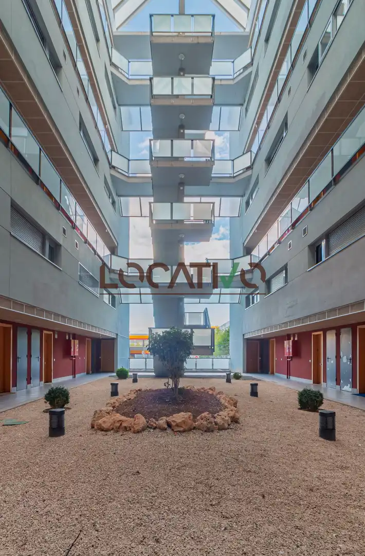 Vista exterior de Dúplex en venta en Madrid con Calefacción y Terraza