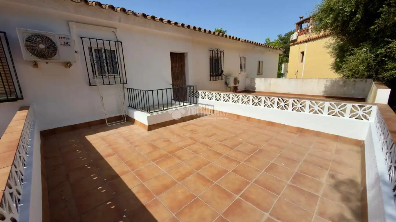 Jardín de Casa adosada en venta en Los Barrios con Aire acondicionado, Calefacción y Balcón