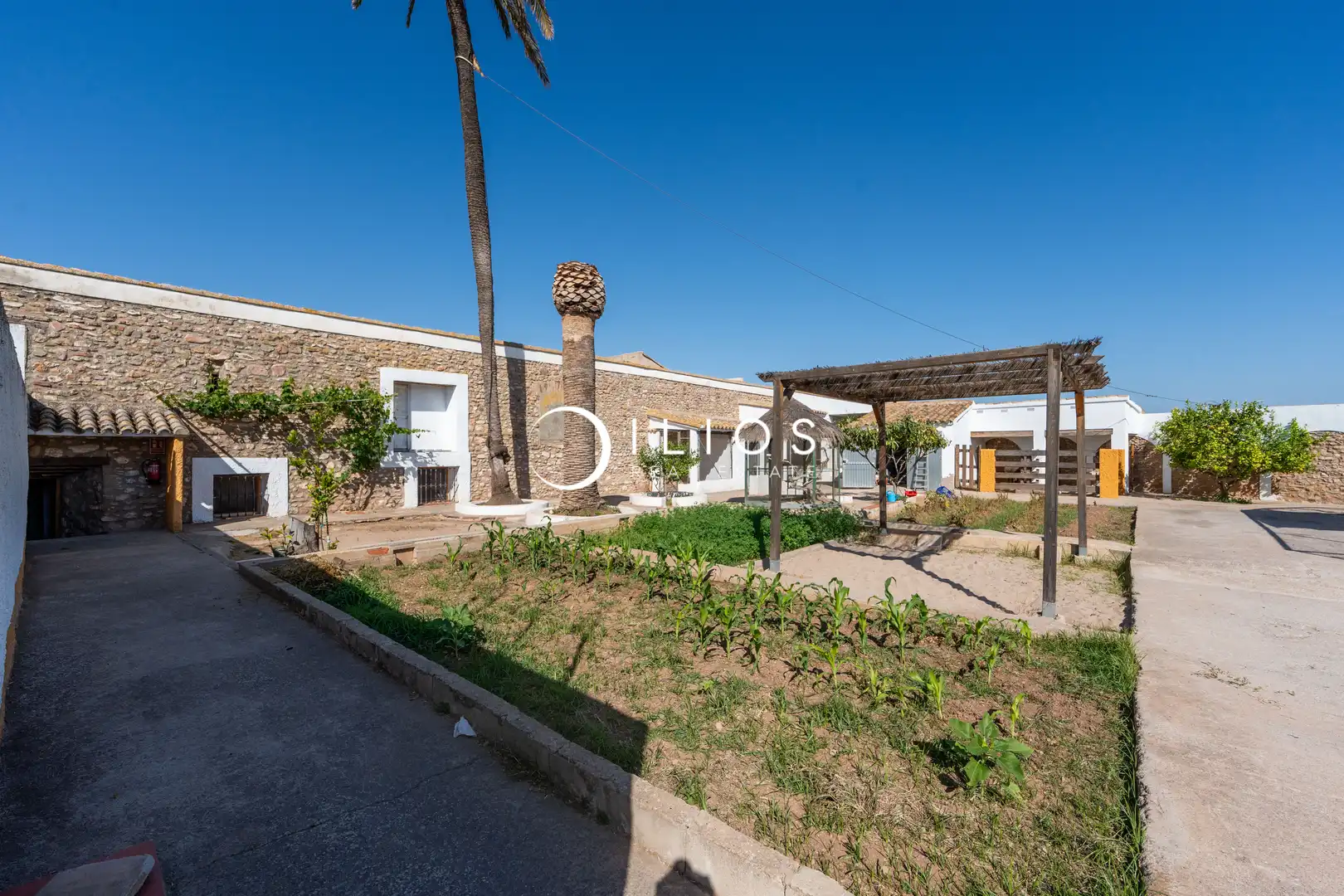 Vista exterior de Edificio en venta en Olocau con Piscina comunitaria