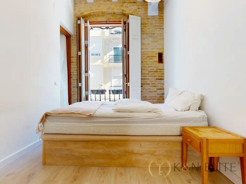 Bedroom of Flat for sale in Valencia