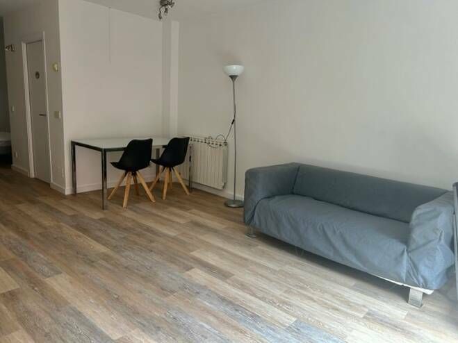 Sala de estar de Piso en venta en Girona Capital con Calefacción, Parquet y Amueblado