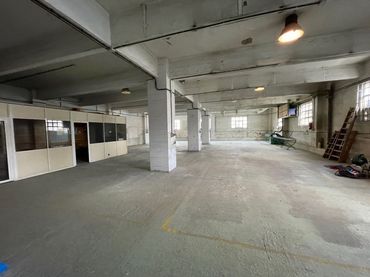 Industrial building for sale in Florida Auzoa 56