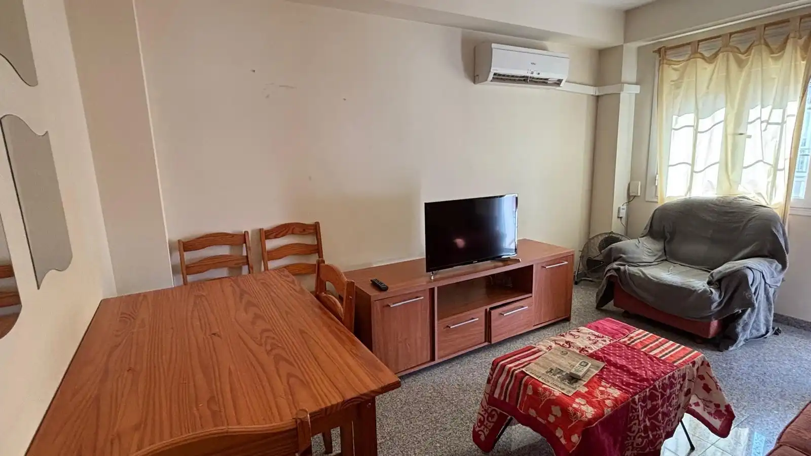 Sala d'estar de Pis de lloguer en Sevilla amb Aire condicionat, Moblat i Balcó