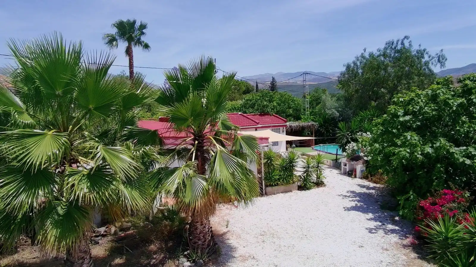 Vista exterior de Finca rústica en venda en Álora amb Aire condicionat, Calefacció i Jardí privat