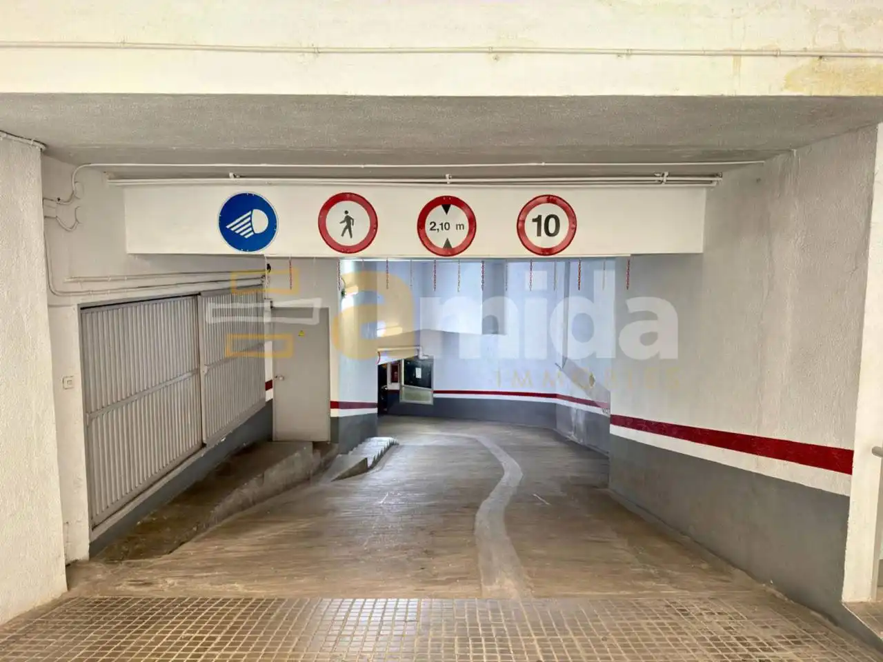 Einzelparkplatz zum Verkauf in Centre - Sant Oleguer, imagen 4
