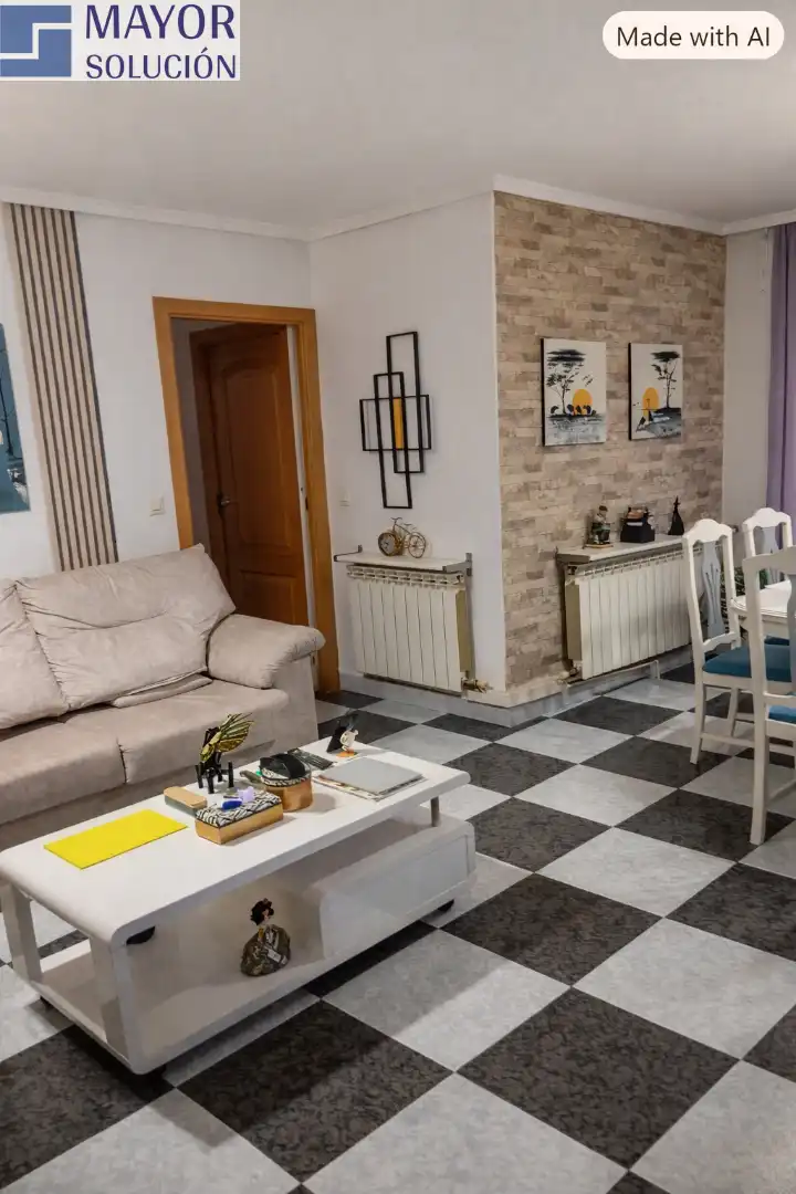 Piso con terraza en venta en Calle Río Jalón 3, imagen 3