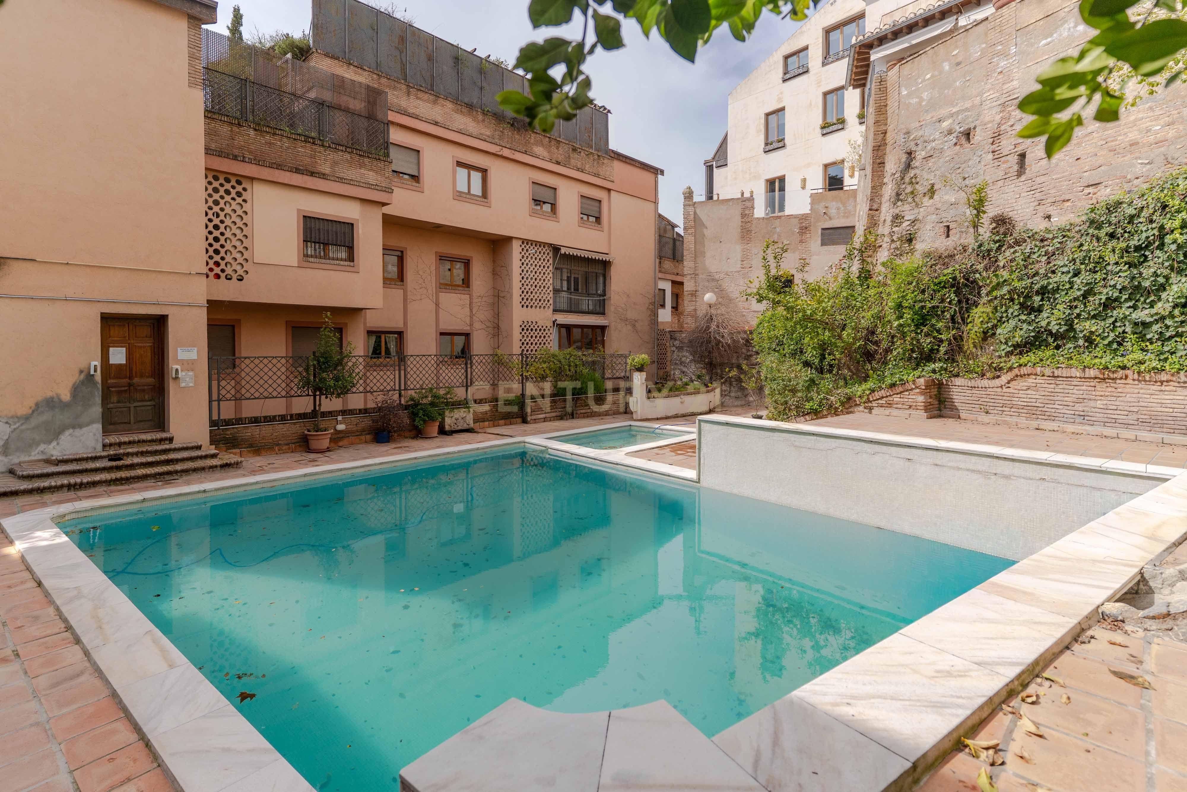 Swimming pool of Duplex for sale in  Granada Capital  with Air Conditioner, Private garden and Storage room