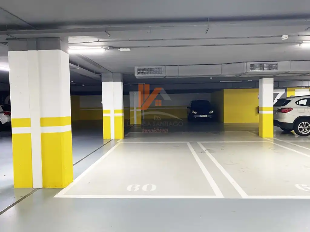 Aparcament de Garatge en venda en Santiago de Compostela 