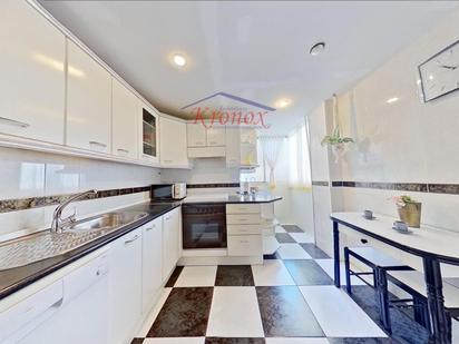 Kitchen of Flat for sale in  Madrid Capital  with Air Conditioner and Terrace