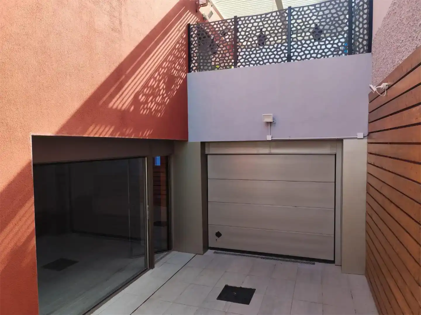 Vista exterior de Casa adosada en venda en Las Palmas de Gran Canaria amb Jardí privat, Piscina i Balcó