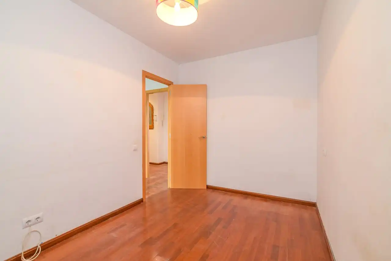 Dormitori de Pis en venda en Barcelona amb Parquet, Terrassa i Traster