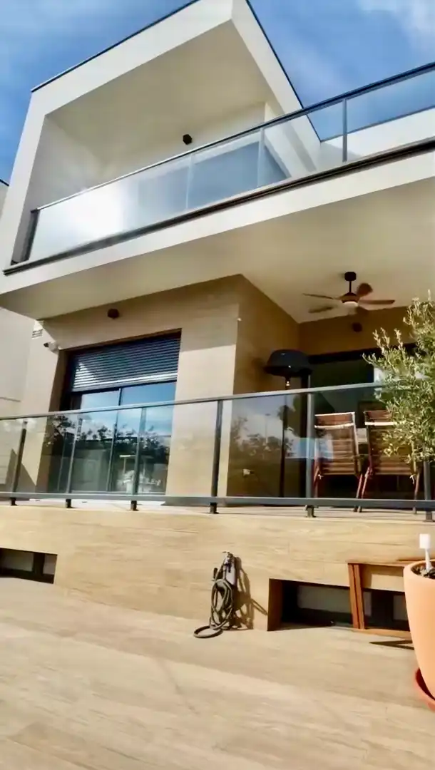 Terrassa de Casa o xalet en venda en Sant Joan d'Alacant amb Aire condicionat, Jardí privat i Terrassa