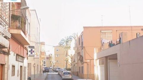 Foto 2 de Piso en venta en Calle Humilladero, Plaza de Toros - Santa Rita, Almería Capital
