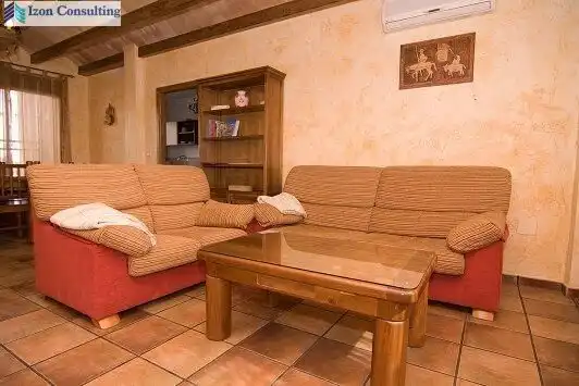 Sala de estar de Casa o chalet en venta en Robledo con Aire acondicionado, Calefacción y Jardín privado