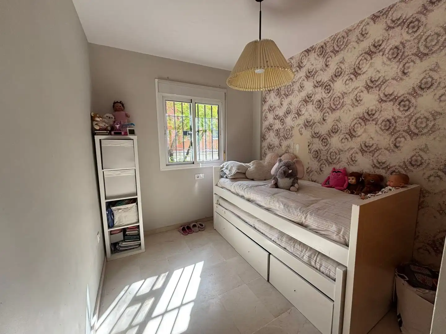 Schlafzimmer von Wohnung zum Verkauf in Bormujos mit Klimaanlage, Terrasse und Abstellraum
