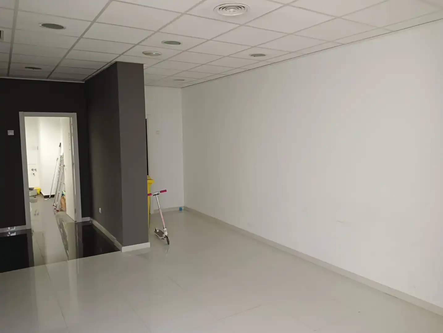 Geschaftsraum zur Miete in Ripollet mit Klimaanlage, Heizung und Parkett