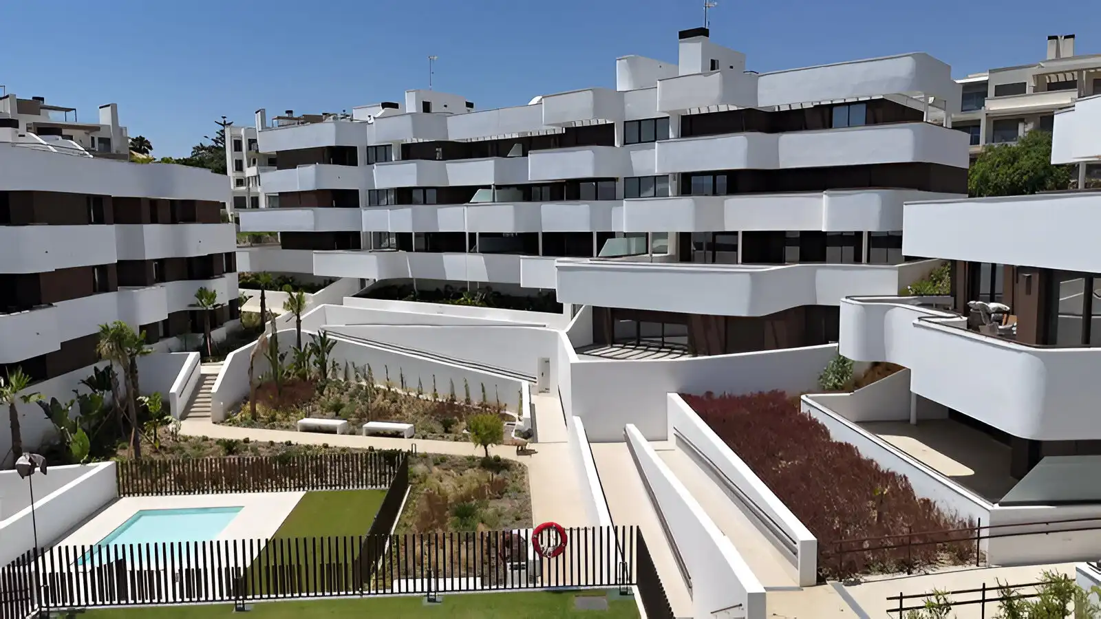 Apartamento con piscina en venta en Estepona Pueblo, imagen 2
