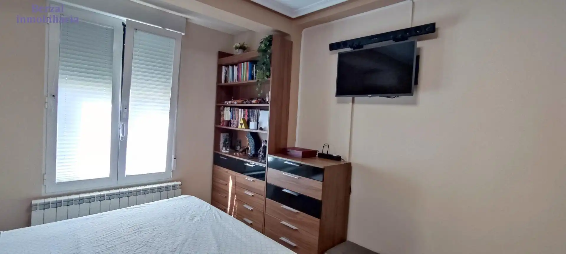 Schlafzimmer von Wohnung zum Verkauf in  Logroño mit Klimaanlage, Heizung und Terrasse