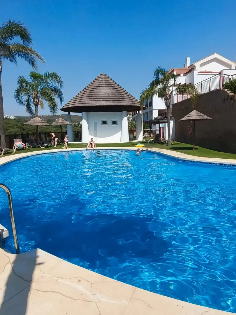 Piscina de Àtic en venda en La Alcaidesa amb Terrassa, Moblat i Piscina comunitària
