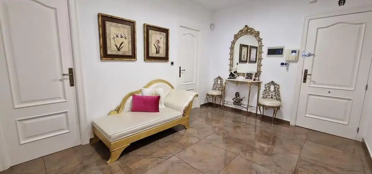 Sala d'estar de Casa adosada en venda en Totana amb Aire condicionat, Moblat i Balcó