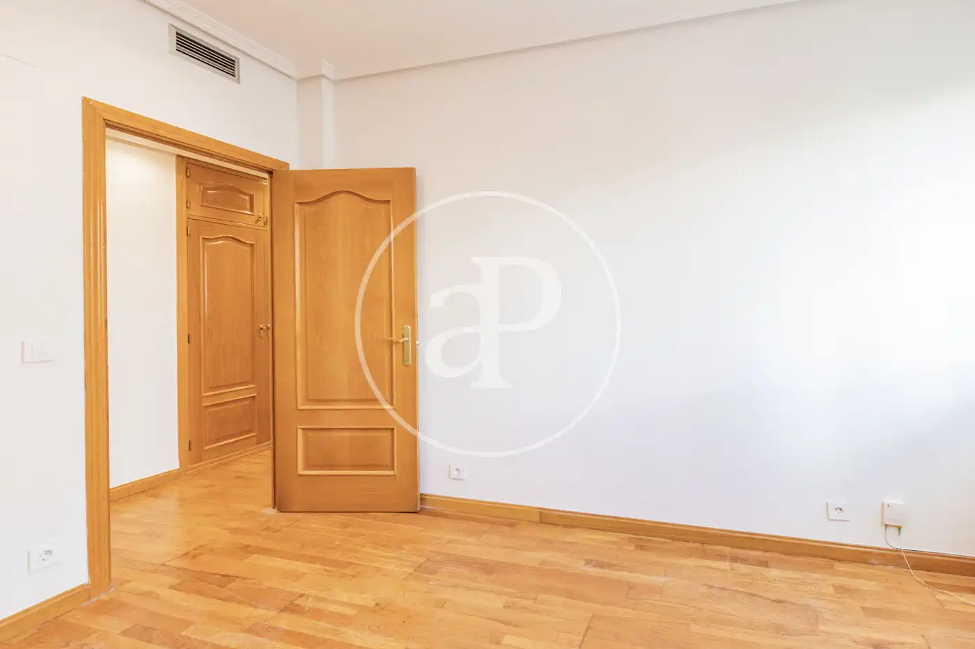 Dormitori de Pis en venda en Madrid amb Aire condicionat i Calefacció