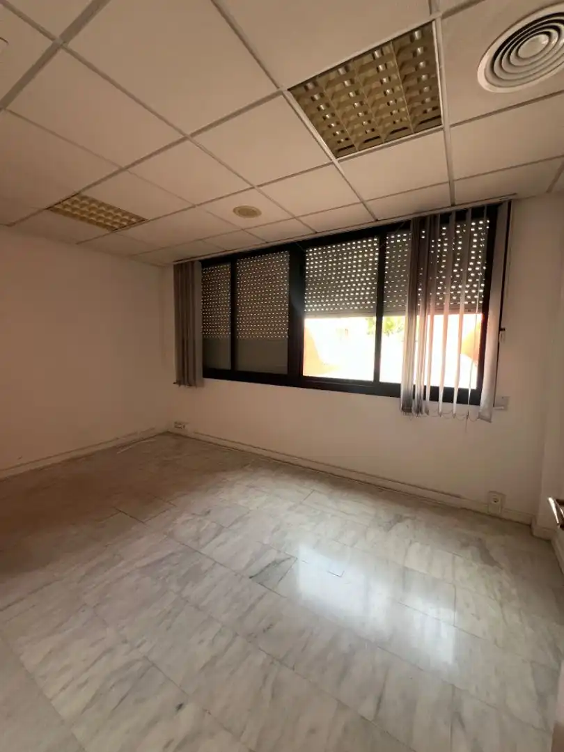 Local de alquiler en Sant Boi de Llobregat con Aire acondicionado