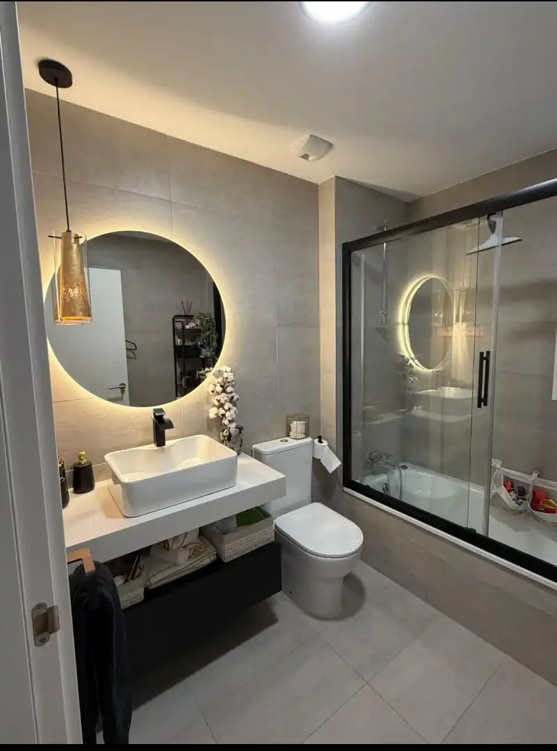 Bathroom of Ground floor for sale in Madrid  with Air Conditioner, Heating and Private garden