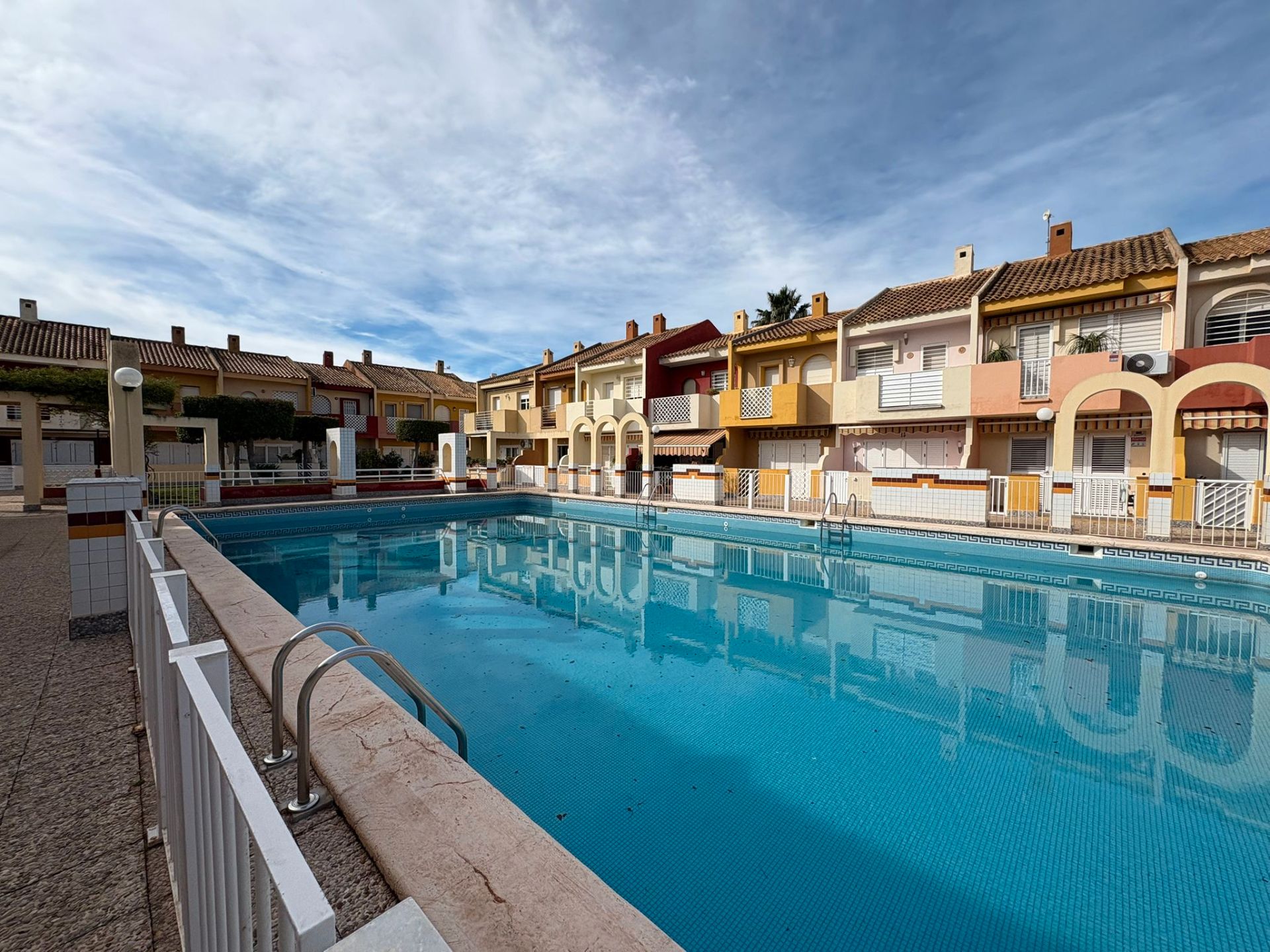 Piscina de Casa adosada en venda en San Javier amb Aire condicionat, Calefacció i Jardí privat