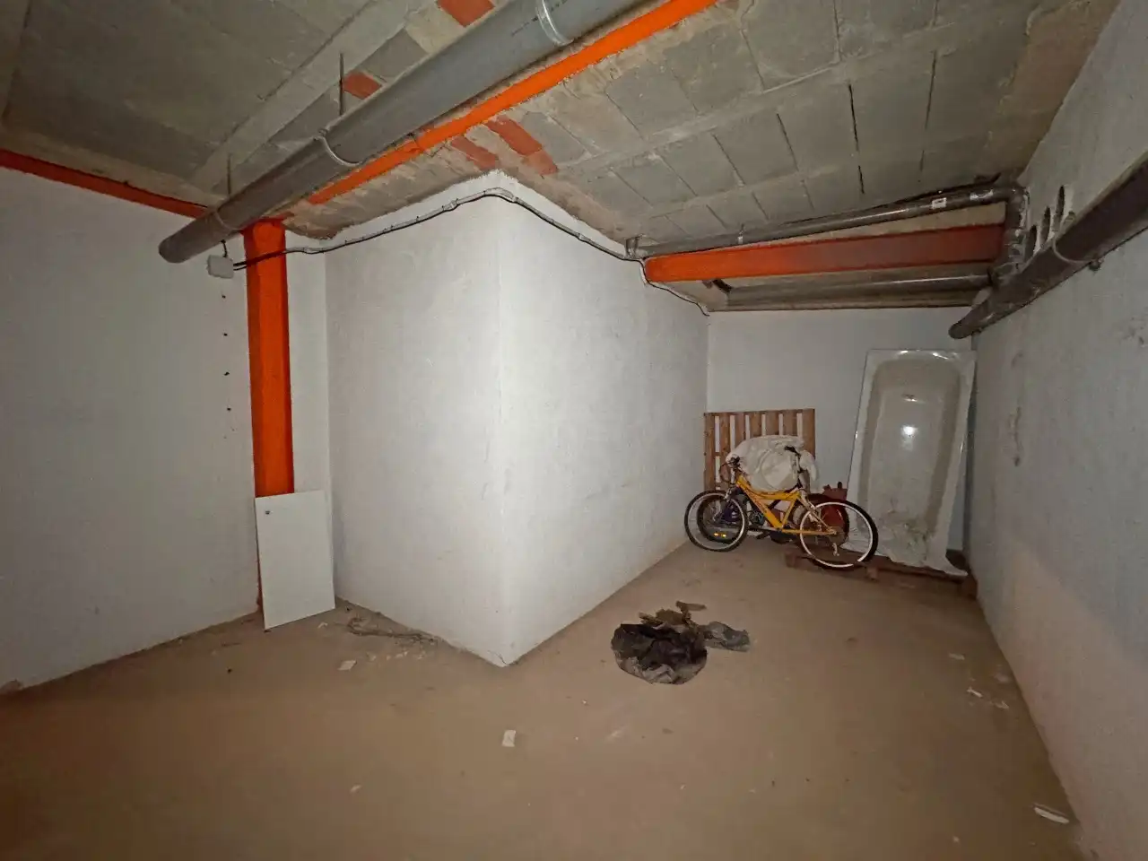 Garaje en venta en La Bisbal d'Empordà