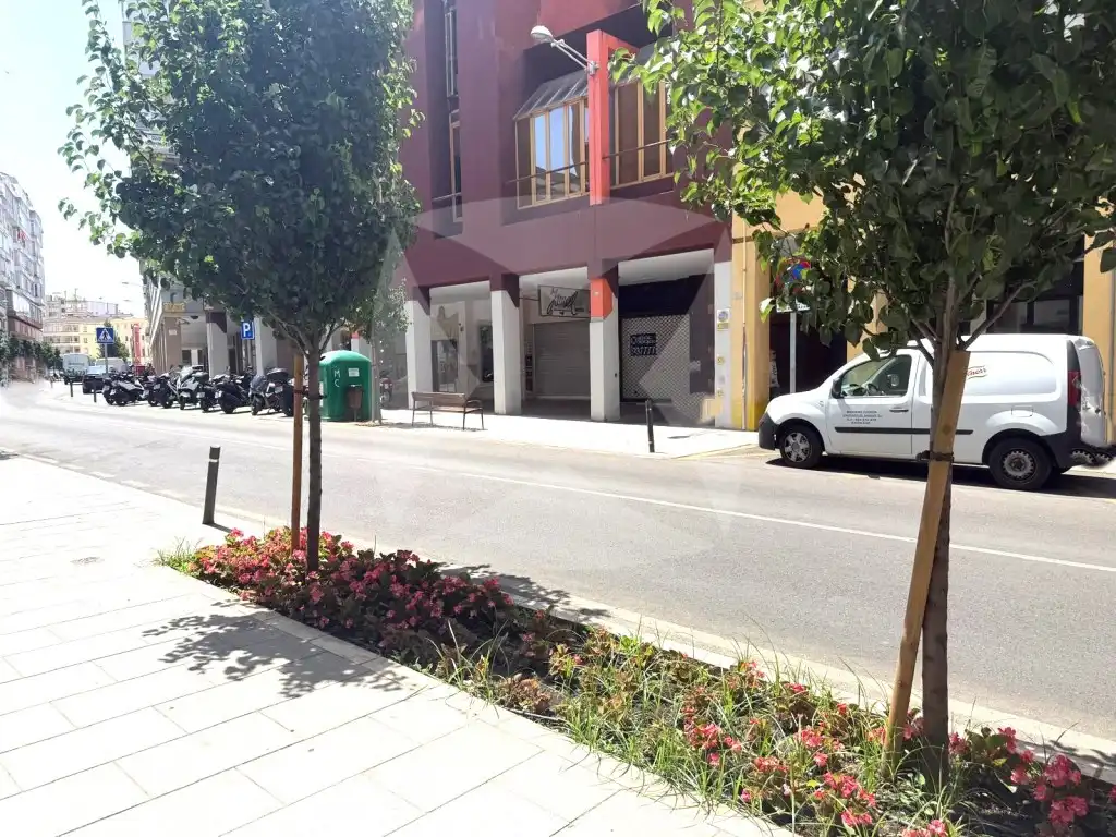 Gewerbefläche zur Miete in Avenida Juan Carlos I