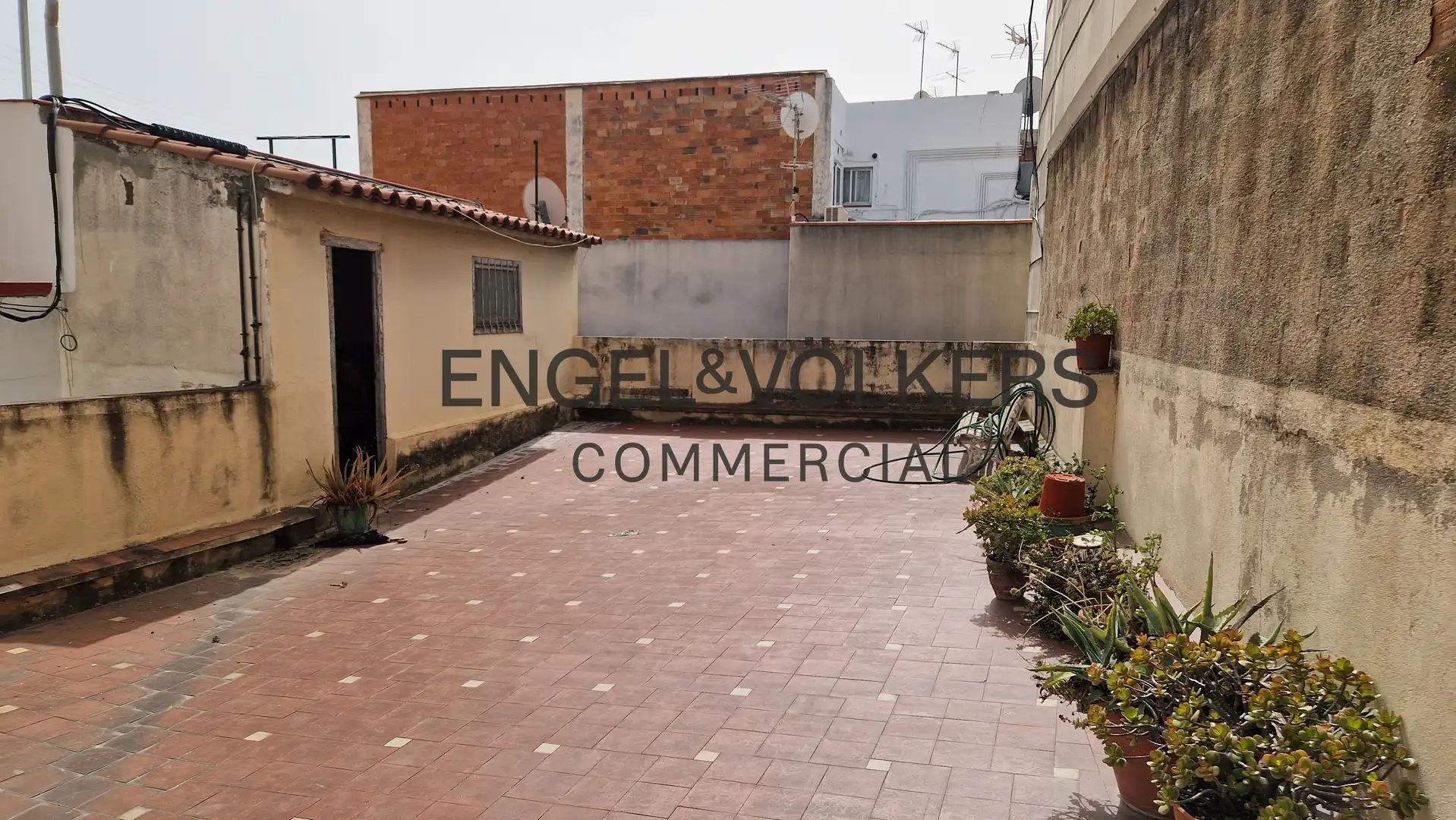 Buildings for sale in Collblanc
