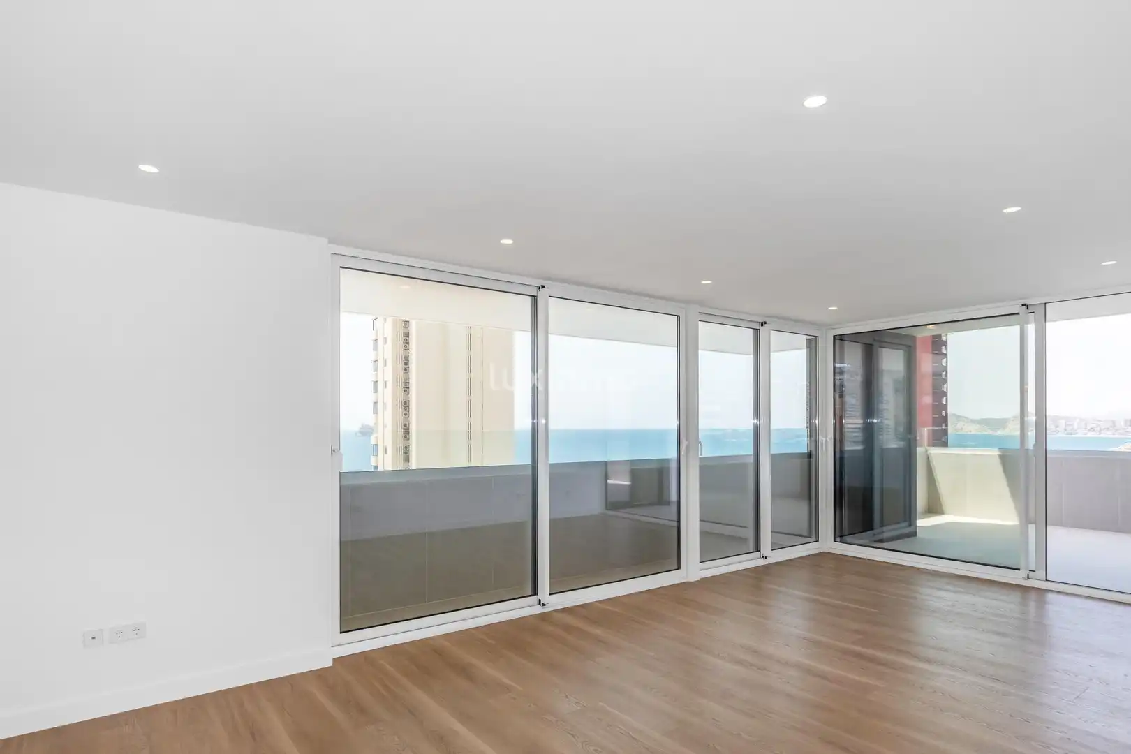 Living room of Flat for sale in Benidorm  with Air Conditioner, Heating and Private garden