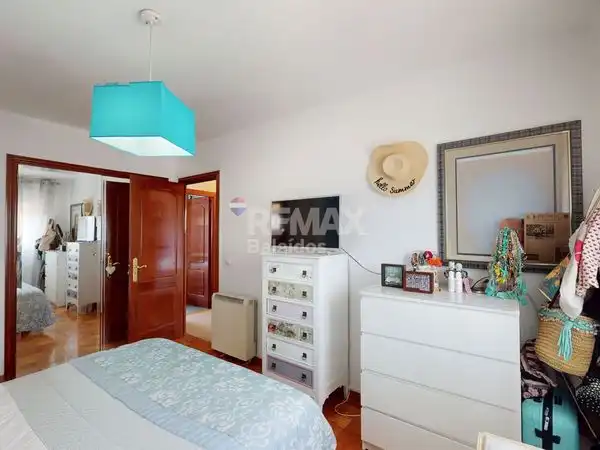Dormitori de Pis en venda en Vigo  amb Calefacció, Parquet i Traster