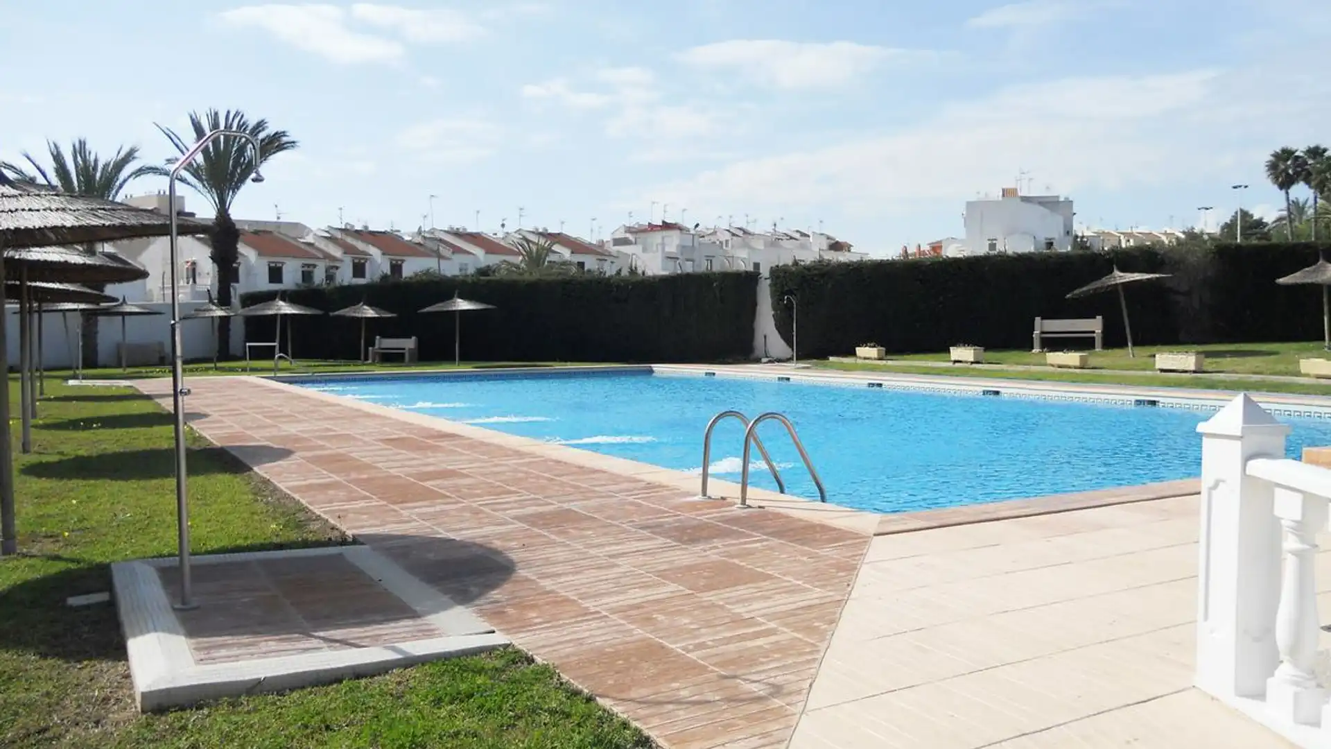 Piscina de Casa adosada en venda en Torrevieja amb Moblat