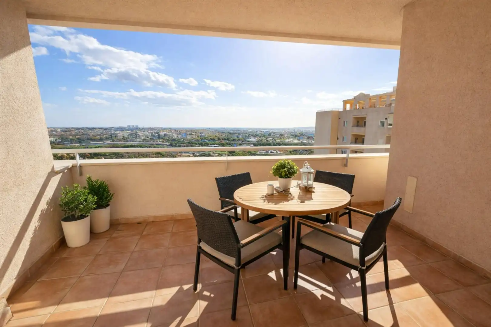 Piso en venta en Calle Kandinsky, El Tejar - Hacienda Bizcochero