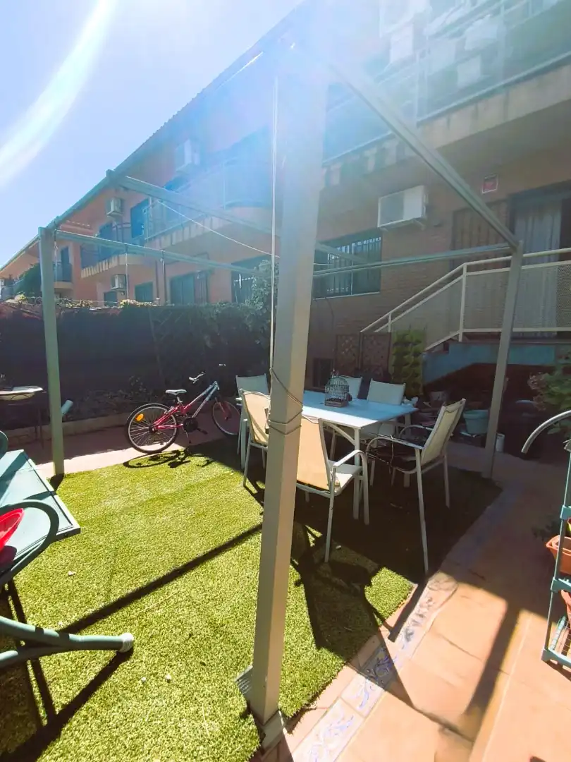 Terrassa de Casa adosada en venda en Seseña amb Aire condicionat, Calefacció i Jardí privat