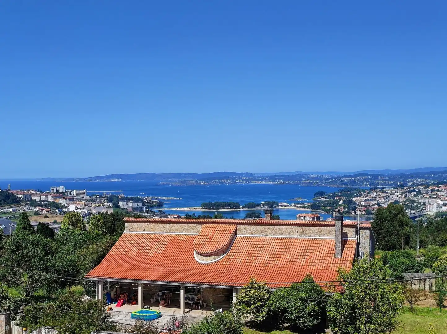 Vista exterior de Casa o chalet en venta en A Coruña Capital  con Calefacción, Jardín privado y Parquet