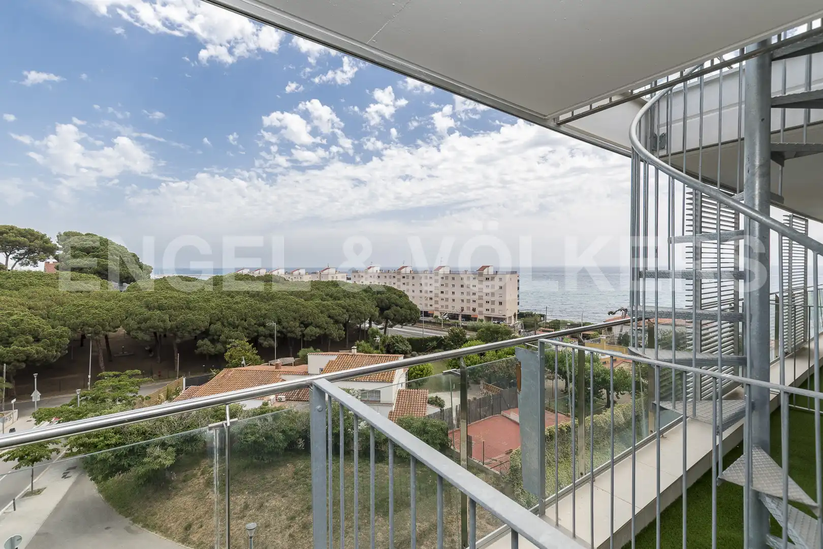 Terrasse von Dachboden zum Verkauf in Sant Andreu de Llavaneres mit Klimaanlage, Heizung und Parkett